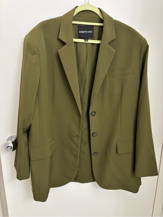 Kenneth Cole Jackets & Blazers - Kenneth Cole women’s oversized/boyfriend blazer